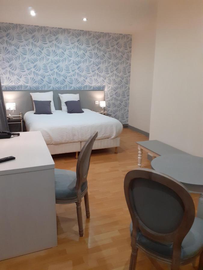 Logis Hotel Restaurant De L'Ecu Монбар Екстер'єр фото
