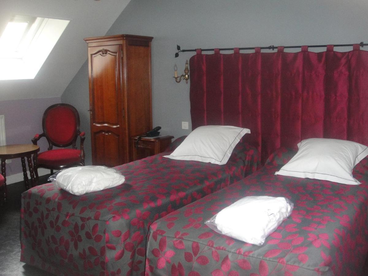 Logis Hotel Restaurant De L'Ecu Монбар Екстер'єр фото